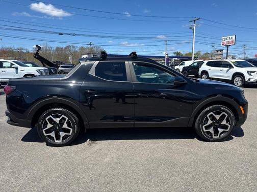 Black 2023 Hyundai SANTA CRUZ 2.5T Limited