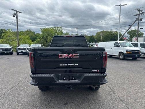 2025 GMC Sierra 2500 AT4