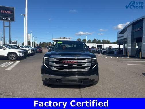 Onyx Black 2022 GMC Sierra 1500 SLE