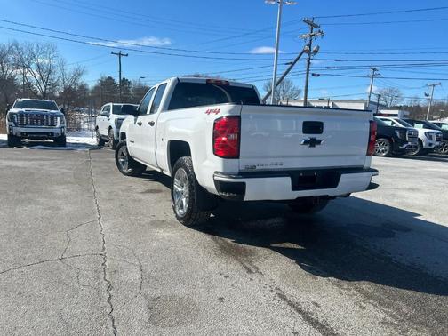 2018 Chevrolet Silverado 1500 Custom