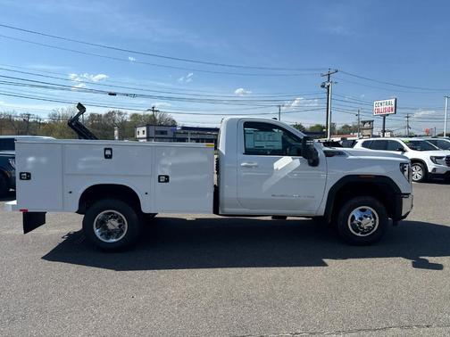 White 2026 GMC Sierra 3500 SLE
