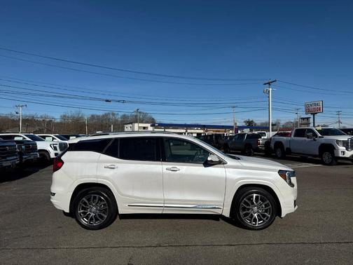 2023 GMC Terrain Denali