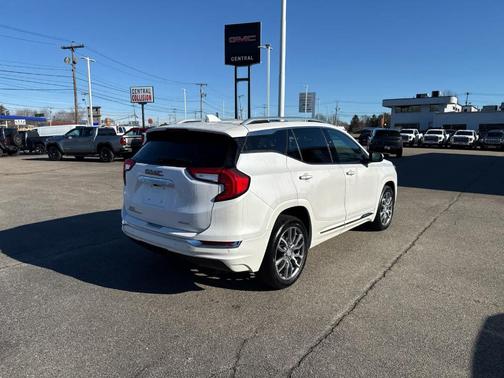 2023 GMC Terrain Denali