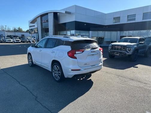 2023 GMC Terrain Denali