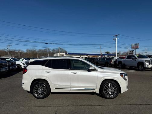 2023 GMC Terrain Denali