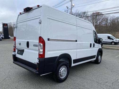 White 2025 RAM ProMaster 2500 High Roof