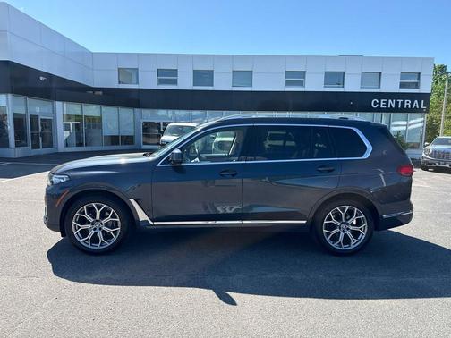 Gray 2021 BMW X7 xDrive40i