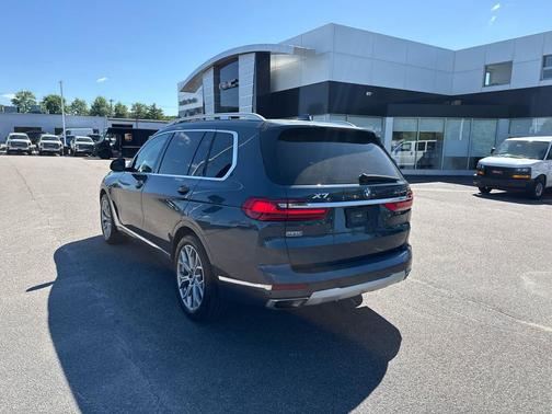 Gray 2021 BMW X7 xDrive40i