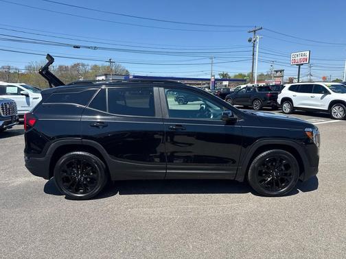BLACK 2022 GMC Terrain SLE