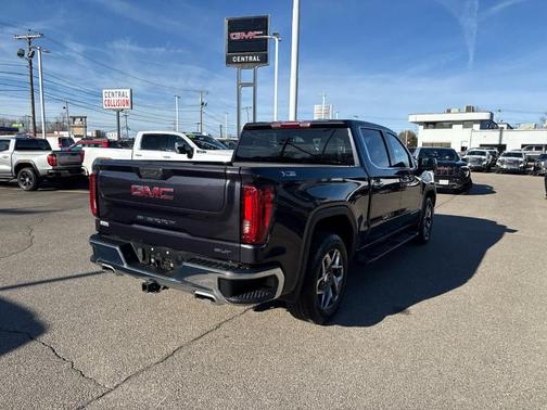 2022 GMC Sierra 1500 SLT