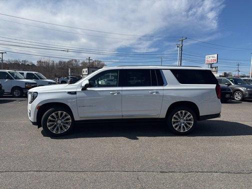 2022 GMC Yukon XL Denali