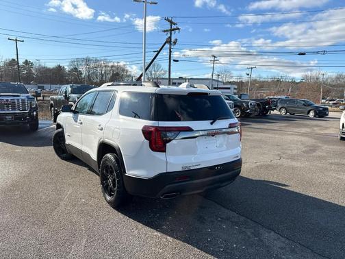 2021 GMC Acadia AT4