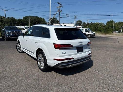 2022 Audi Q7 55 Premium Plus