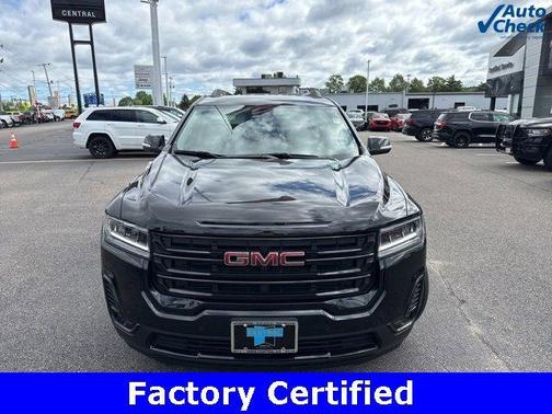 2023 GMC Acadia SLT