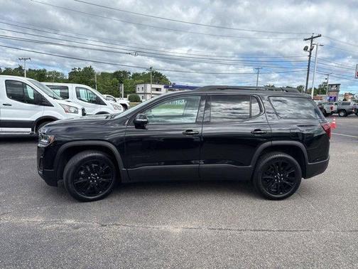 2023 GMC Acadia SLT