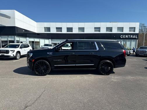 Onyx Black 2023 GMC Yukon XL SLT