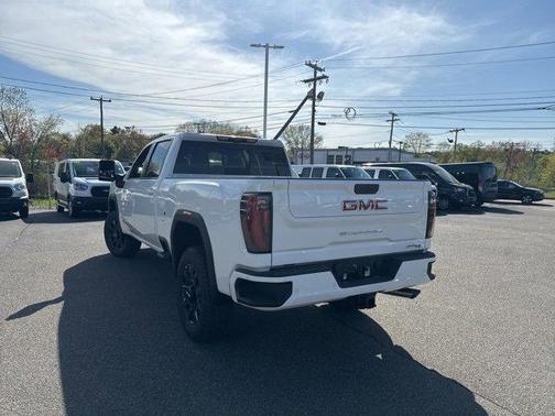 2025 GMC Sierra 2500 AT4