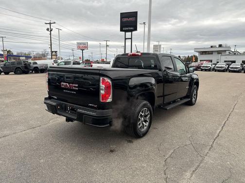 Onyx Black 2022 GMC Canyon AT4