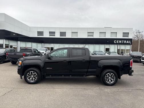 Onyx Black 2022 GMC Canyon AT4