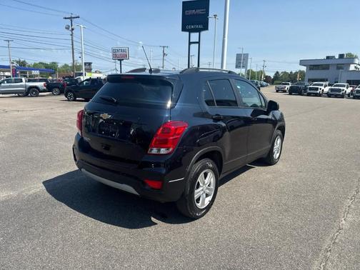 Blue 2022 Chevrolet Trax LT