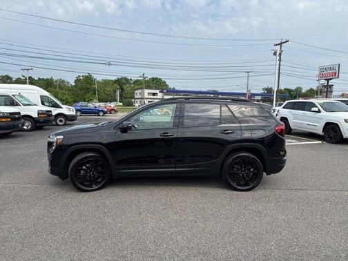 2022 GMC Terrain SLE