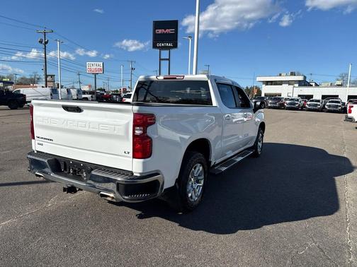 Summit White 2024 Chevrolet Silverado 1500 LT