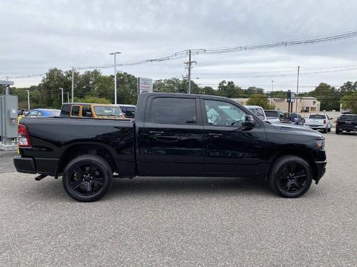 Diamond Black Crystal Pearlcoat 2024 RAM 1500 Big Horn/Lone Star