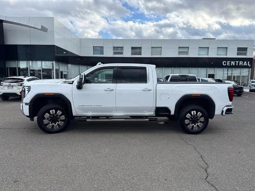 2024 GMC Sierra 2500 Denali