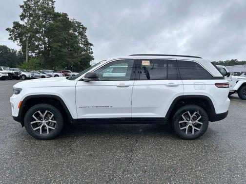Bright White Clearcoat 2024 Jeep Grand Cherokee Limited