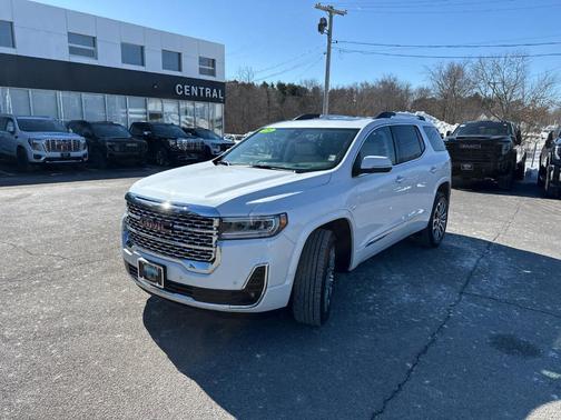 2023 GMC Acadia Denali