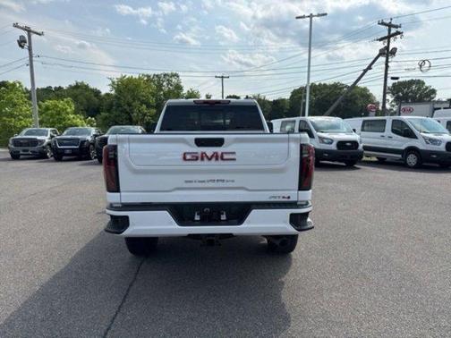 2025 GMC Sierra 2500 AT4