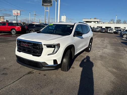 2025 GMC Acadia Elevation