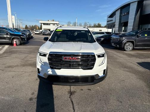 2025 GMC Acadia Elevation