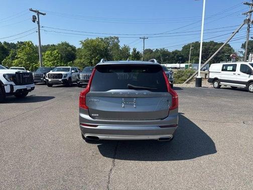 2016 Volvo XC90 T6 Momentum