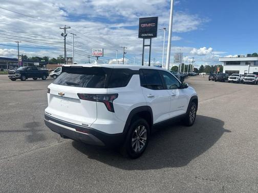 Summit White 2025 Chevrolet Equinox 1LT