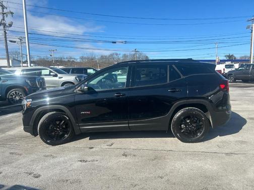 2023 GMC Terrain AT4