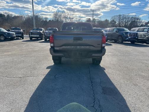 2018 Toyota Tacoma TRD Sport