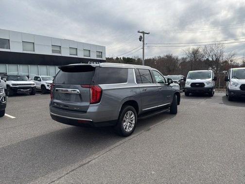 2022 GMC Yukon XL SLT