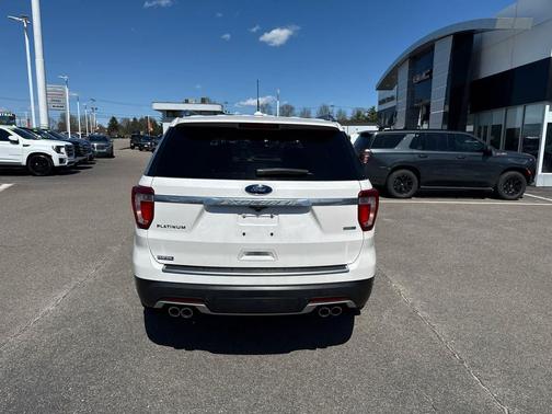 White Platinum Metallic Tri-Coat 2019 Ford Explorer Platinum