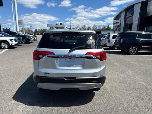 Quicksilver Metallic 2019 GMC Acadia SLE-2