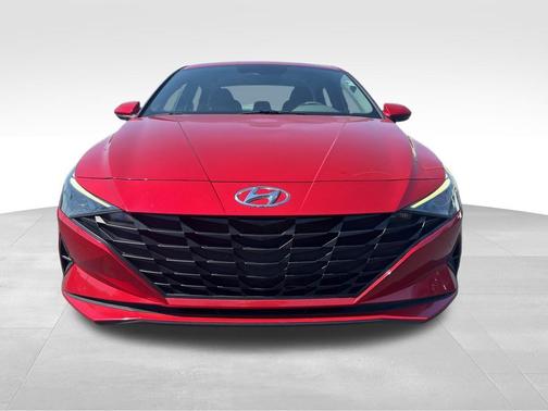 2023 Hyundai ELANTRA SE