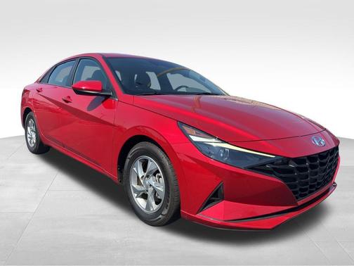 2023 Hyundai ELANTRA SE