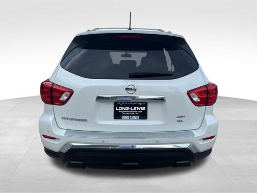 2017 Nissan Pathfinder SL