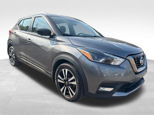 2019 Nissan Kicks SR