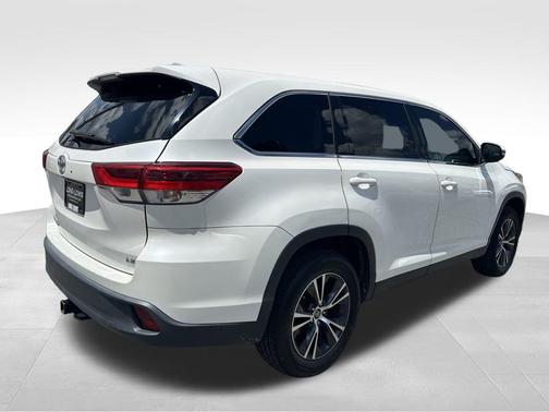 2019 Toyota Highlander LE Plus