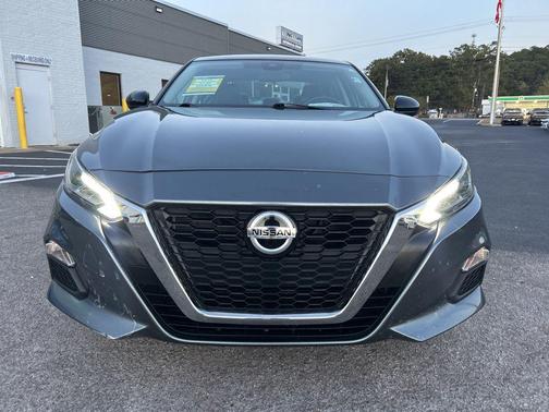 2020 Nissan Altima SR FWD