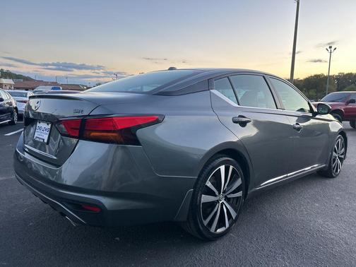 2020 Nissan Altima SR FWD