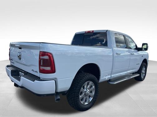 2023 RAM 2500 Laramie Crew Cab 4x4 6'4' Box