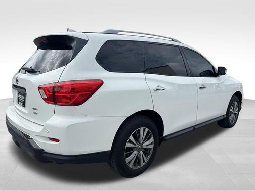 2019 Nissan Pathfinder SV