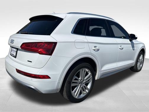 2020 Audi Q5 45 Premium Plus